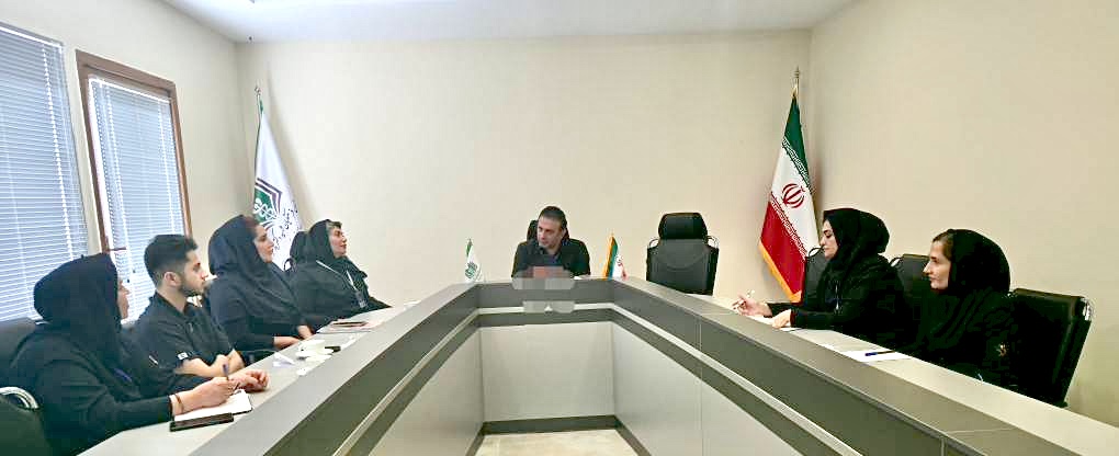 برگزاری جلسه اصلاح فرآیندهای بیمارستانی در سالن جلسات